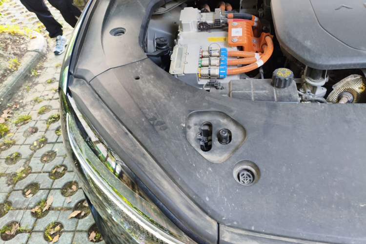 Used Hima AITO M9 2024 Range-Extended Ultra Version 52 kWh 6-Seater Model Engine Bay Right