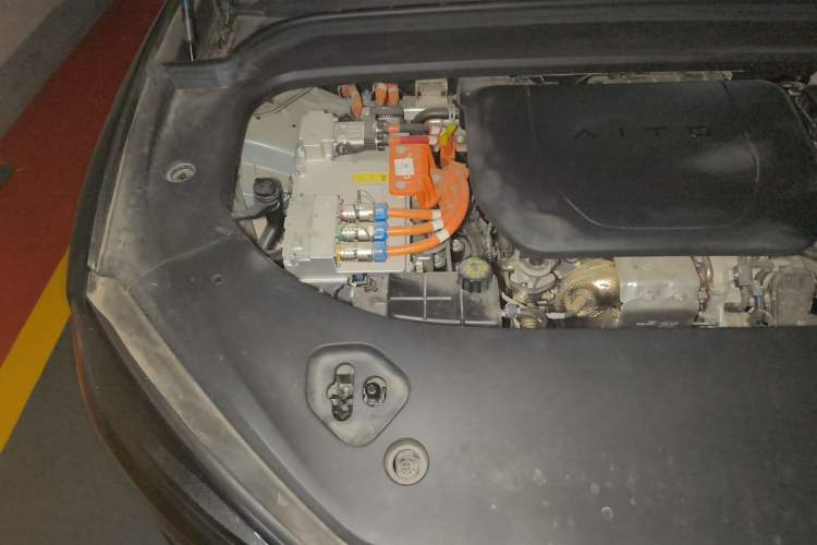 Used Hima AITO M9 2024 Range-Extended Ultra Version 42 kWh 6-Seater Model Engine Bay Right