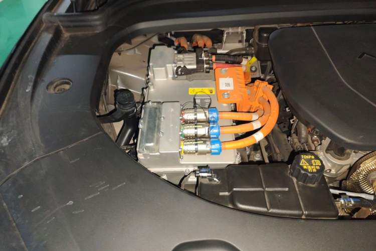 Used Hima AITO M9 2024 Range-Extended Ultra Version 42 kWh 6-Seater Model Engine Bay Right