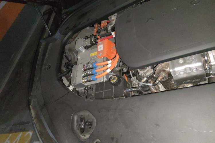 Used Hima AITO M9 2024 Range-Extended Ultra Version 42 kWh 6-Seater Model Engine Bay Right