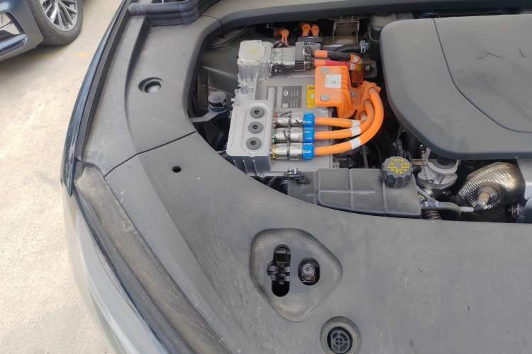 Used Hima AITO M9 2024 Range-Extended Ultra Version 52 kWh 5-Seater Model Engine Bay Right