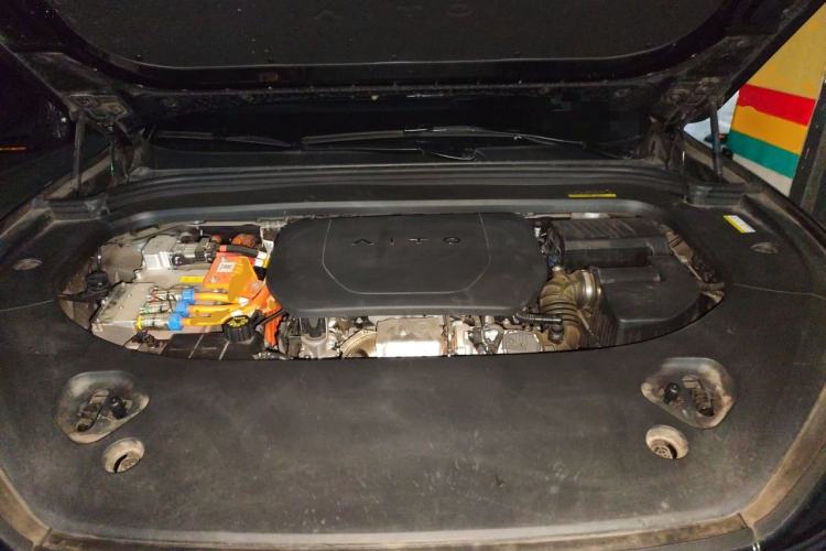 Used Hima AITO M9 2024 Range-Extended Ultra Version 42 kWh 6-Seater Model Engine Bay