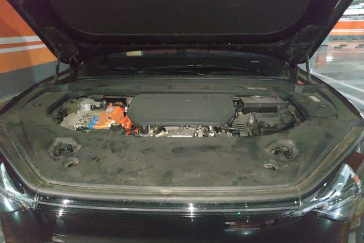 Used Hima AITO M9 2024 Range-Extended Ultra Version 42 kWh 6-Seater Model Engine Bay