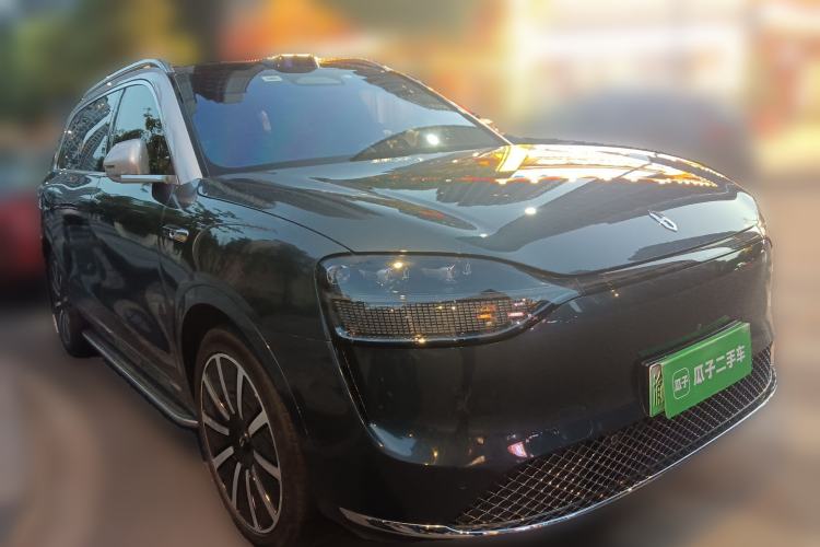 Used Hima AITO M9 2024 All-Electric Max Version 100 kWh 6-Seater Front Right 45 Deg