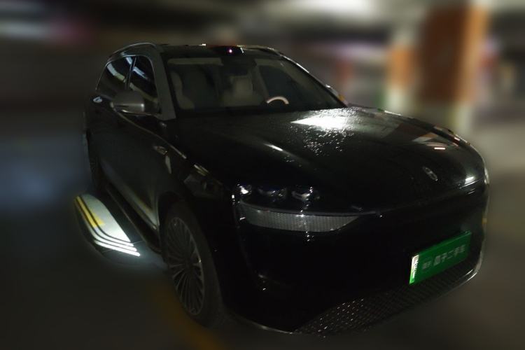 Used Hima AITO M9 2024 All-Electric Ultra Version 100 kWh 6-Seater Model Front Right 45 Deg