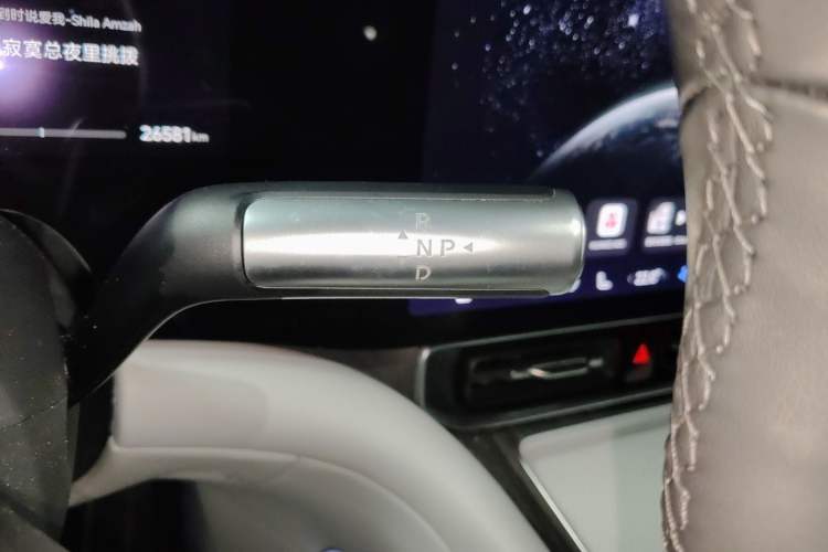 Used Hima AITO M9 2024 Range-Extended Max Edition 42 kWh 6-Seater Version Gear Lever