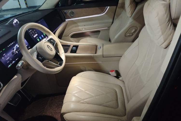 Used Hima AITO M9 2024 Range-Extended Ultra Version 42 kWh 6-Seater Model Left Front Seat