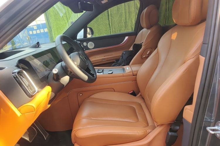 Used Hima AITO M9 2024 All-Electric Ultra Version 100 kWh 6-Seater Model Left Front Seat