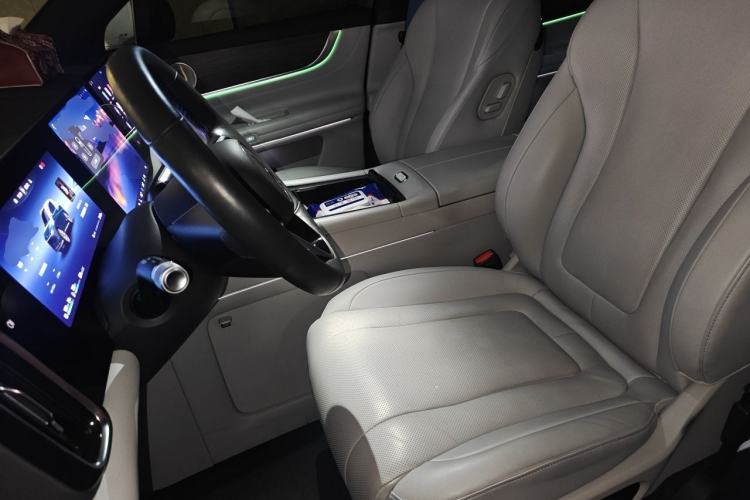 Used Hima AITO M9 2024 Range-Extended Ultra Version 42 kWh 6-Seater Model Left Front Seat