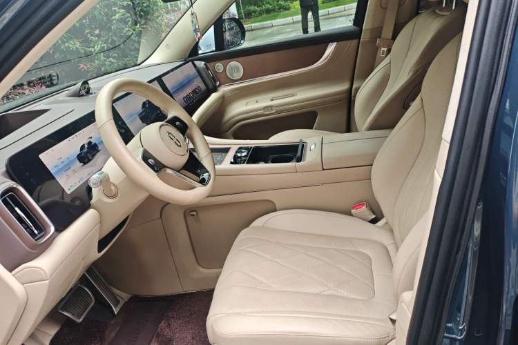 Used Hima AITO M9 2024 Range-Extended Ultra Version 52 kWh 6-Seater Model Left Front Seat