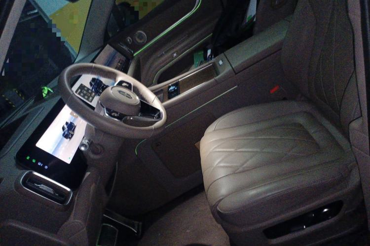 Used Hima AITO M9 2024 All-Electric Ultra Version 100 kWh 5-Seater Model Left Front Seat