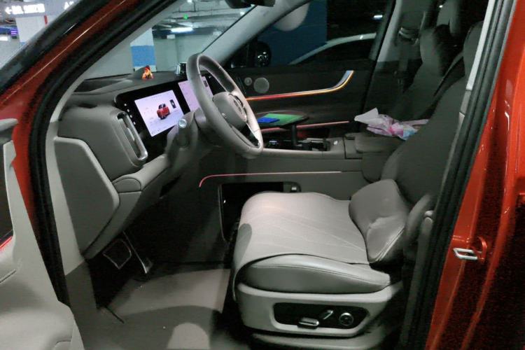 Used Hima AITO M9 2024 Range-Extended Max Edition 42 kWh 6-Seater Version Left Front Seat