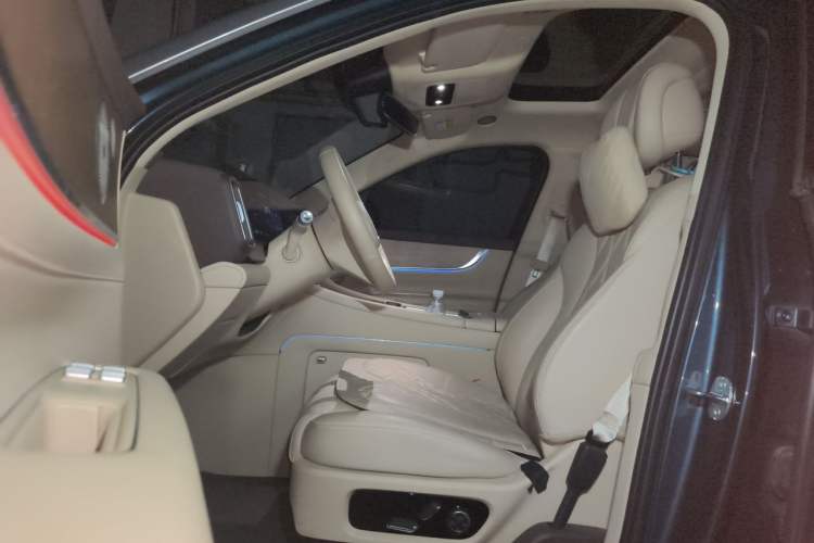 Used Hima AITO M9 2024 Range-Extended Ultra Version 42 kWh 6-Seater Model Left Front Seat