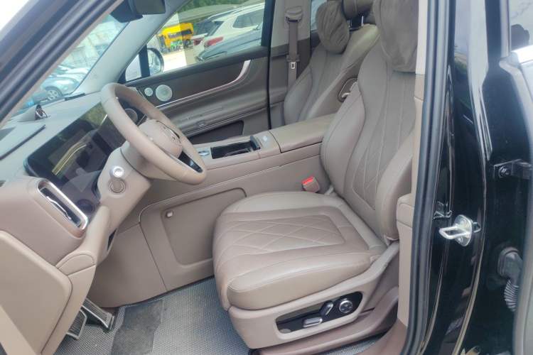 Used Hima AITO M9 2024 Range-Extended Ultra Version 52 kWh 5-Seater Model Left Front Seat