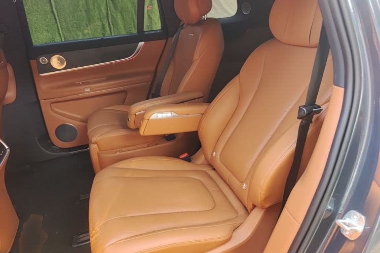 Used Hima AITO M9 2024 All-Electric Ultra Version 100 kWh 6-Seater Model Left Rear Seat