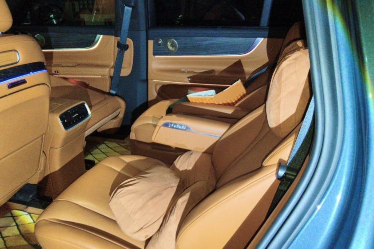 Used Hima AITO M9 2024 Range-Extended Ultra Version 42 kWh 6-Seater Model Left Rear Seat