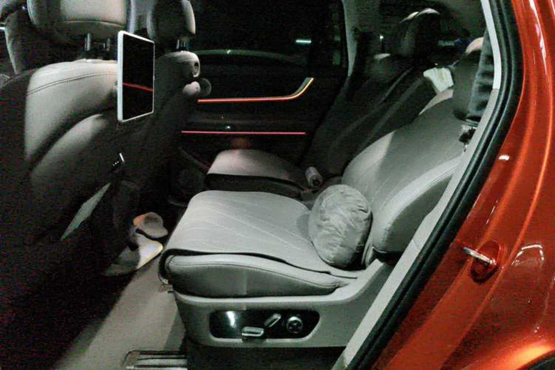 Used Hima AITO M9 2024 Range-Extended Max Edition 42 kWh 6-Seater Version Left Rear Seat