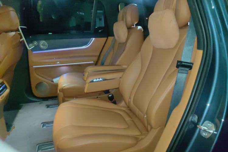 Used Hima AITO M9 2024 Range-Extended Ultra Version 52 kWh 6-Seater Model Left Rear Seat