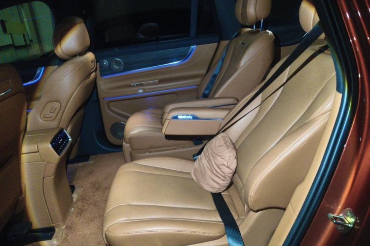Used Hima AITO M9 2024 Range-Extended Ultra Version 52 kWh 6-Seater Model Left Rear Seat