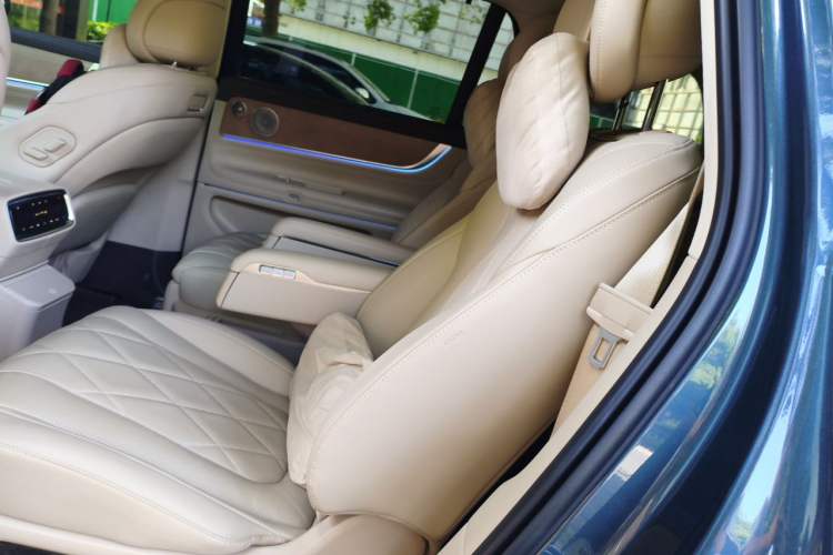 Used Hima AITO M9 2024 Range-Extended Ultra Version 52 kWh 6-Seater Model Left Rear Seat