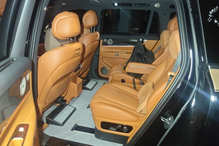 Used Hima AITO M9 2024 Range-Extended Ultra Version 52 kWh 6-Seater Model Left Rear Seat