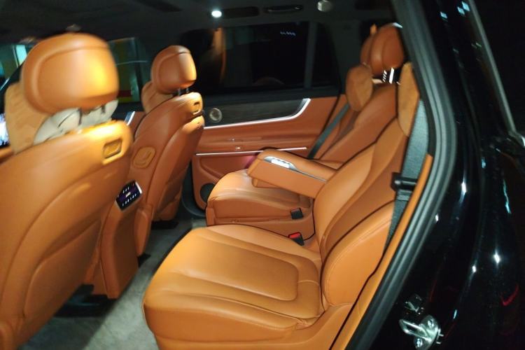 Used Hima AITO M9 2024 Range-Extended Ultra Version 42 kWh 6-Seater Model Left Rear Seat