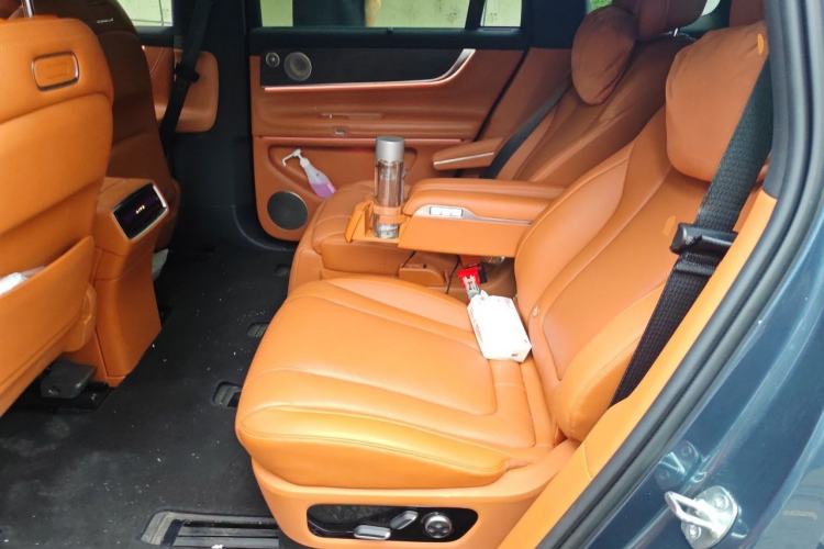 Used Hima AITO M9 2024 Range-Extended Ultra Version 42 kWh 6-Seater Model Left Rear Seat