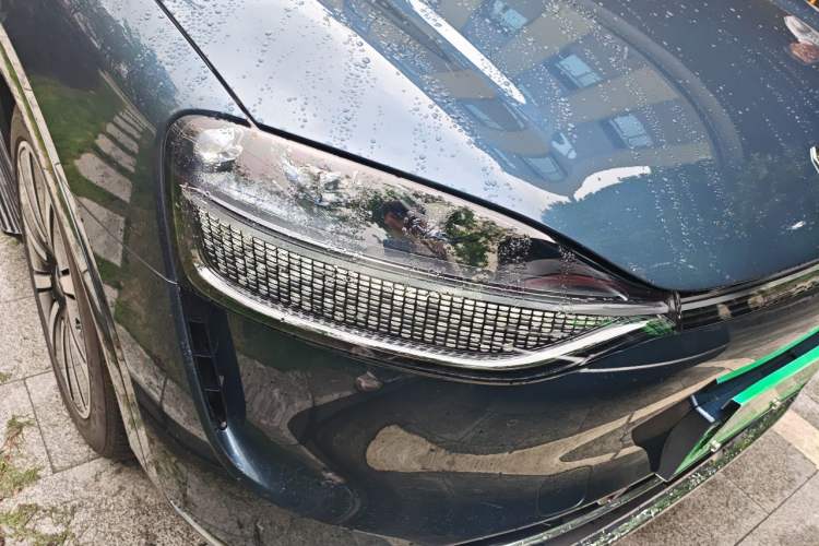 Used Hima AITO M9 2024 Range-Extended Ultra Version 52 kWh 6-Seater Model Right Front Headlight