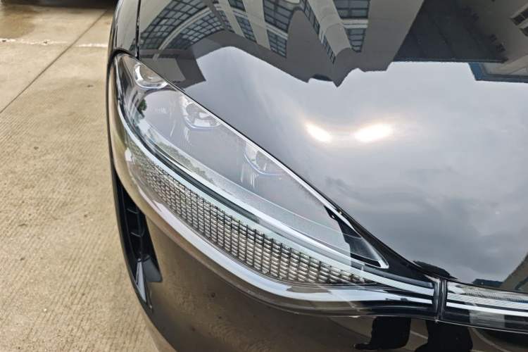 Used Hima AITO M9 2024 Range-Extended Ultra Version 42 kWh 6-Seater Model Right Front Headlight