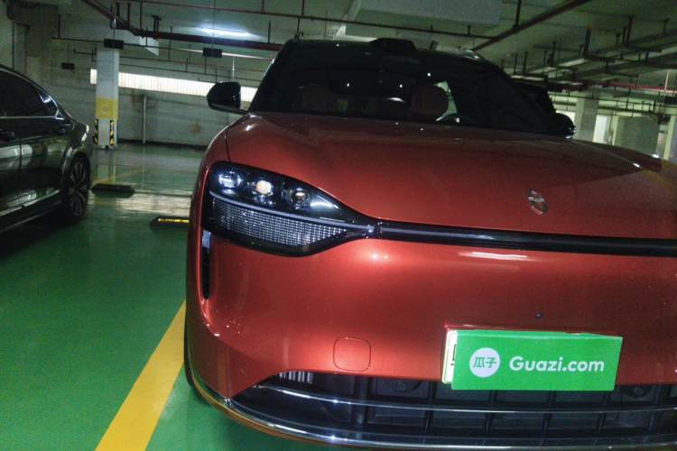 Used Hima AITO M9 2024 Range-Extended Ultra Version 52 kWh 6-Seater Model Right Front Headlight