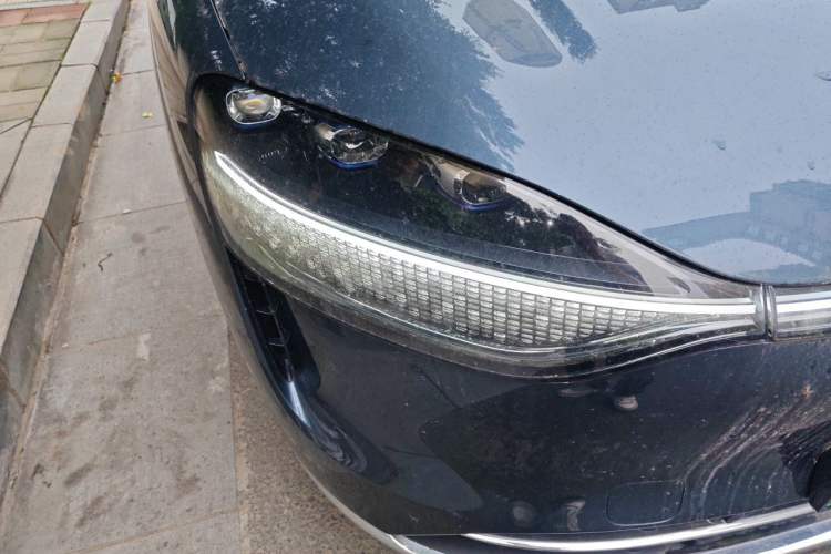 Used Hima AITO M9 2024 Range-Extended Ultra Version 42 kWh 6-Seater Model Right Front Headlight