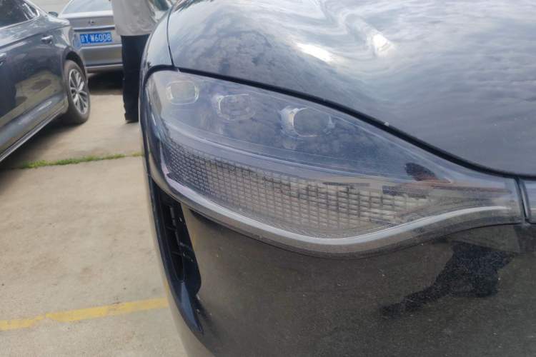 Used Hima AITO M9 2024 Range-Extended Ultra Version 52 kWh 5-Seater Model Right Front Headlight