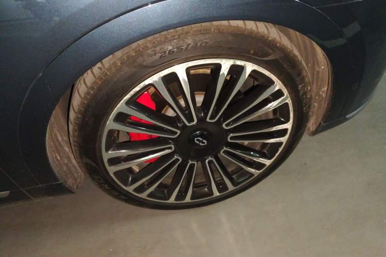 Used Hima AITO M9 2024 Range-Extended Ultra Version 42 kWh 6-Seater Model Right Front Wheel Hub