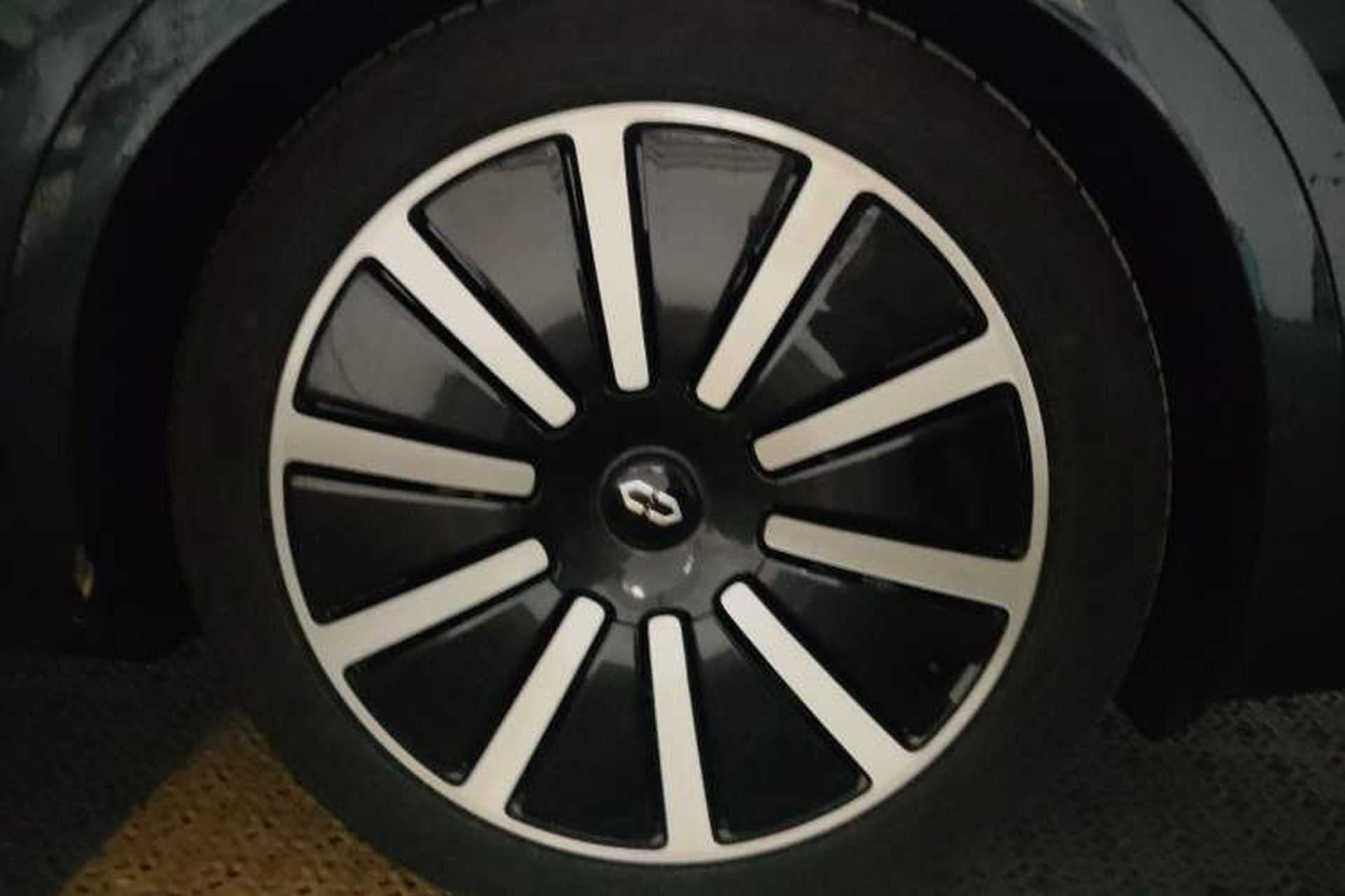 Used Hima AITO M9 2024 Range-Extended Max Edition 42 kWh 6-Seater Version Right Front Wheel Hub