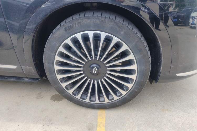 Used Hima AITO M9 2024 Range-Extended Ultra Version 52 kWh 5-Seater Model Right Front Wheel Hub