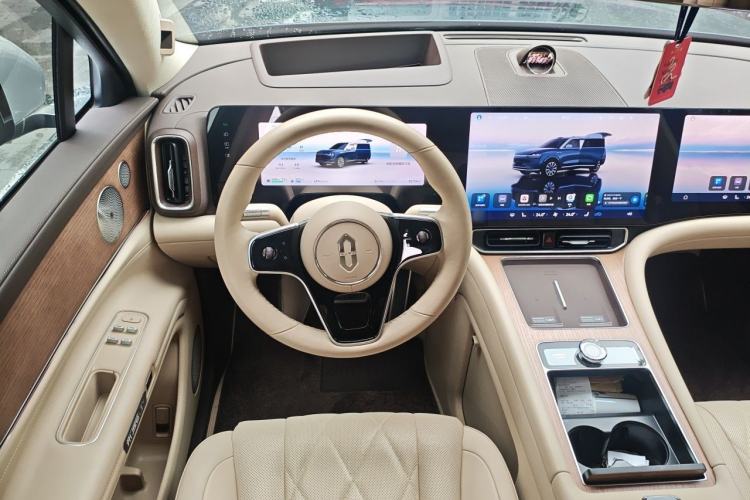 Used Hima AITO M9 2024 Range-Extended Ultra Version 52 kWh 6-Seater Model Steering Wheel