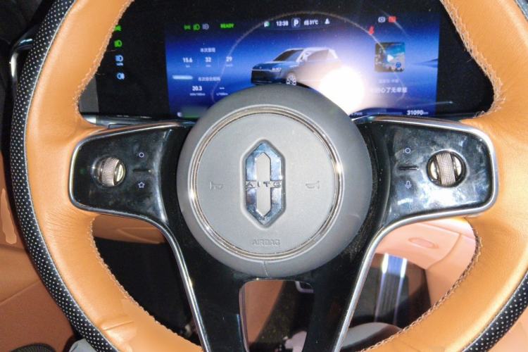 Used Hima AITO M9 2024 Range-Extended Ultra Version 42 kWh 6-Seater Model Steering Wheel