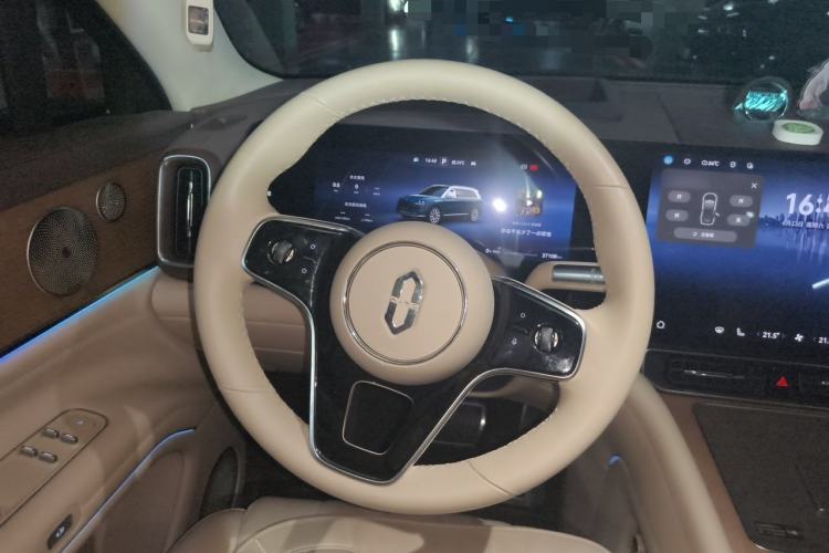 Used Hima AITO M9 2024 Range-Extended Ultra Version 42 kWh 6-Seater Model Steering Wheel