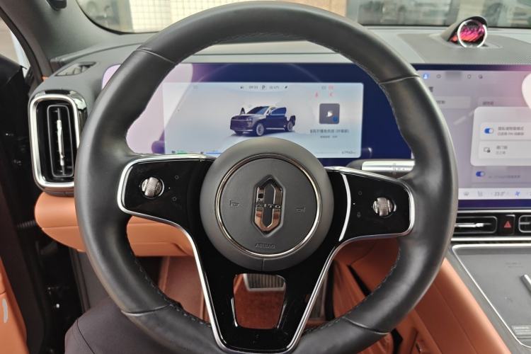 Used Hima AITO M9 2024 Range-Extended Ultra Version 42 kWh 6-Seater Model Steering Wheel