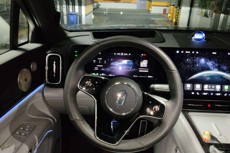 Used Hima AITO M9 2024 Range-Extended Max Edition 42 kWh 6-Seater Version Steering Wheel