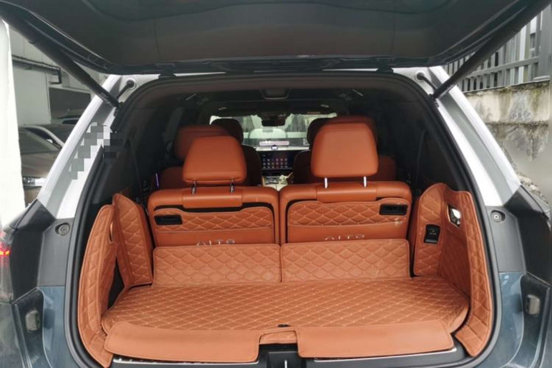 Used Hima AITO M9 2024 Range-Extended Ultra Version 42 kWh 6-Seater Model Trunk