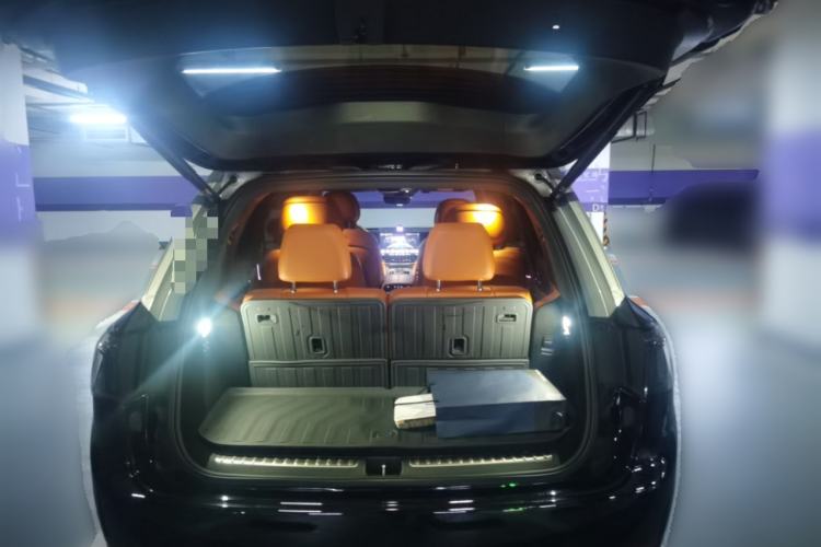Used Hima AITO M9 2024 Range-Extended Ultra Version 42 kWh 6-Seater Model Trunk