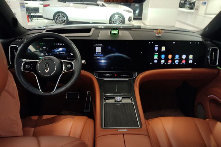 Used Hima AITO M9 2024 Range-Extended Ultra Version 42 kWh 6-Seater Model Center Console