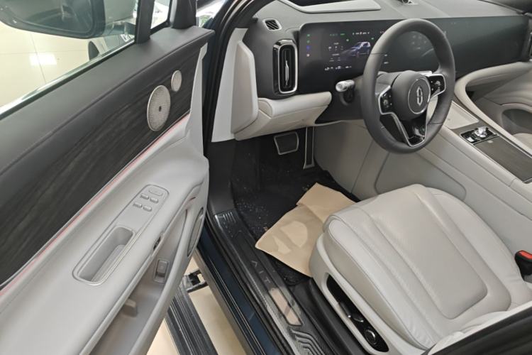 Used Hima AITO M9 2024 Range-Extended Ultra Version 42 kWh 6-Seater Model Driver Seat