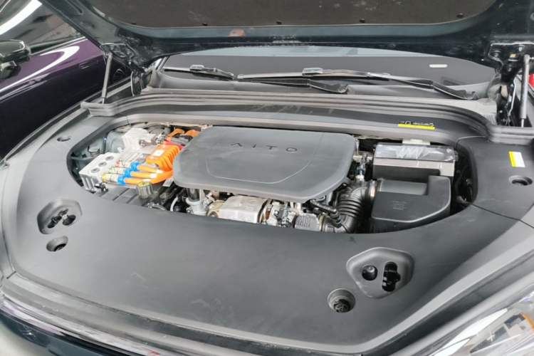 Used Hima AITO M9 2024 Range-Extended Ultra Version 42 kWh 6-Seater Model Engine Bay