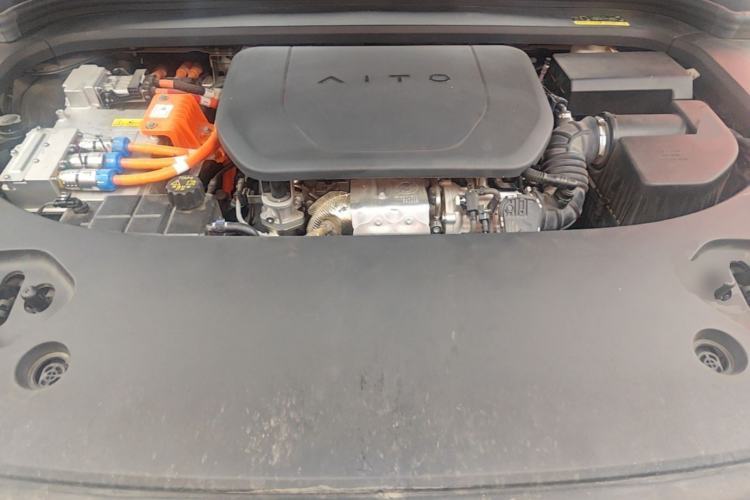 Used Hima AITO M9 2024 Range-Extended Ultra Version 42 kWh 6-Seater Model Engine Bay