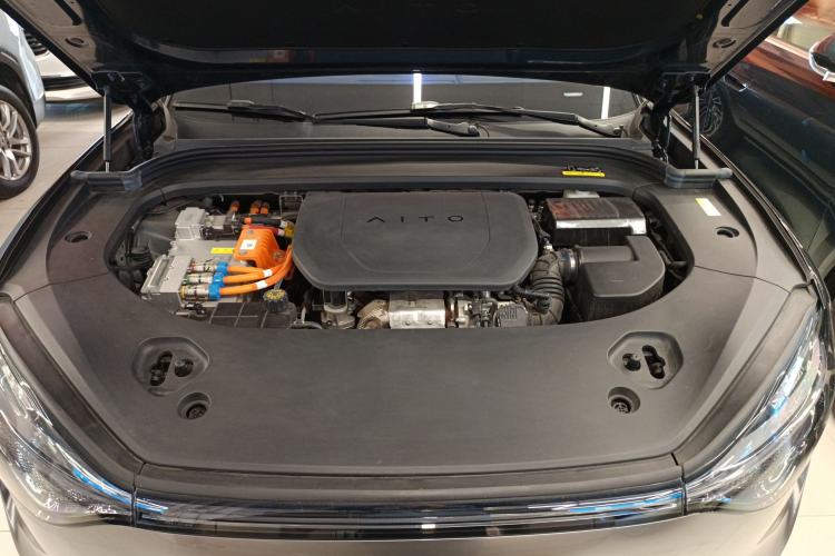 Used Hima AITO M9 2024 Range-Extended Ultra Version 42 kWh 6-Seater Model Engine Bay