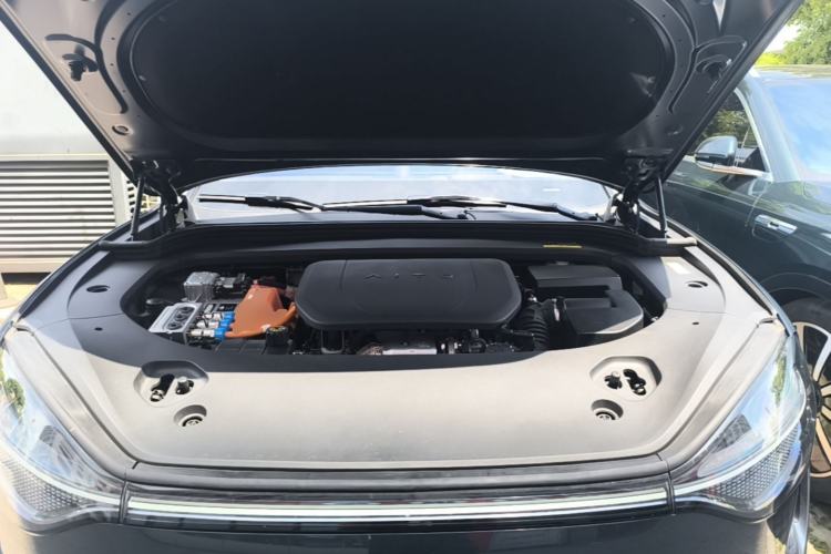 Used Hima AITO M9 2024 Range-Extended Ultra Version 42 kWh 6-Seater Model Engine Bay