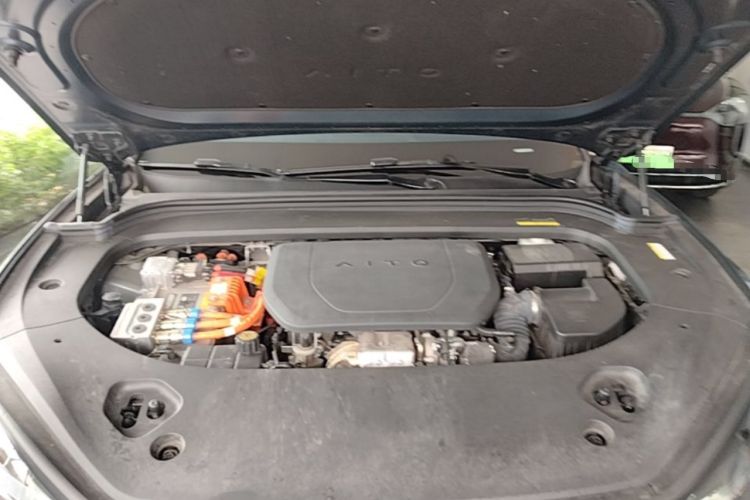 Used Hima AITO M9 2024 Range-Extended Ultra Version 42 kWh 6-Seater Model Engine Bay