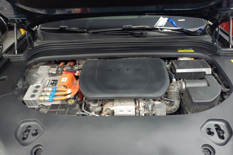 Used Hima AITO M9 2024 Range-Extended Ultra Version 42 kWh 6-Seater Model Engine Bay